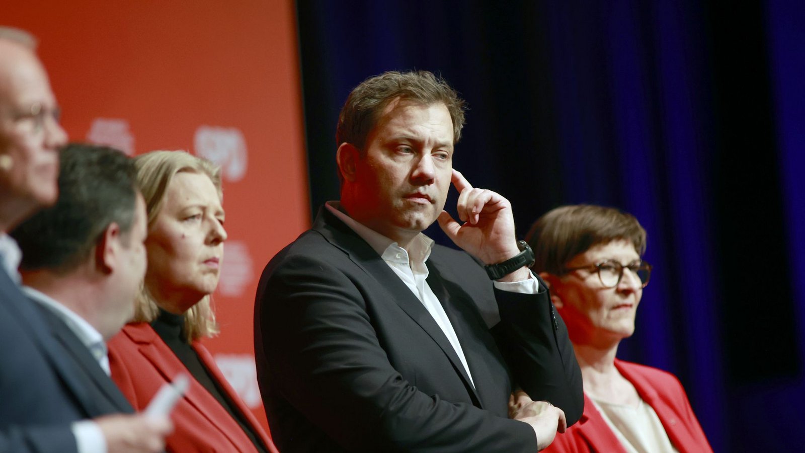 Wie stellt sich die SPD künftig personell auf? Matthias Miersch, Hubertus Heil, Bärbel Bas, Lars Klingbeil und Saskia Esken (v.l.) spielen schon bisher wichtige Rollen.Foto: Matthias Bein Wie stellt sich die SPD künftig personell auf? Matthias Miersch, Hubertus Heil, Bärbel Bas, Lars Klingbeil und Saskia Esken (v.l.) spielen schon bisher wichtige Rollen.Foto: Matthias Bein