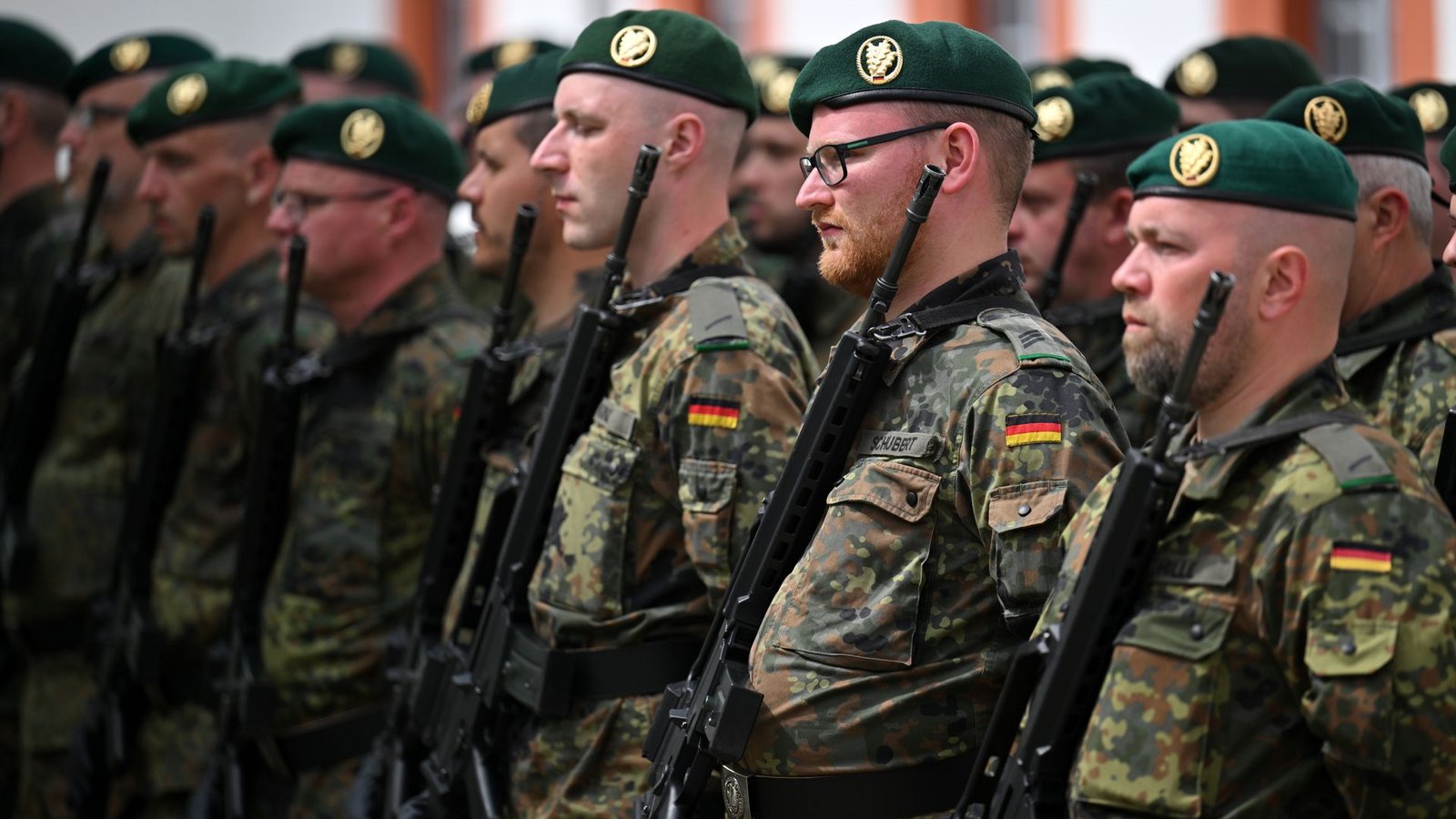 Zu bewaffneter Verteidigung – hier Soldaten eines Heimatschutzregiments – sind nur wenige Baden-Württemberger bereit.Foto: Martin Schutt/dpa