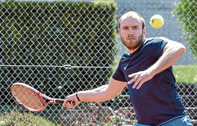 Nikolaos Gatsas vom TC Illingen hat den TC Illingen in der Kreisstaffel 1 Gruppe 19 zu einem souveränen 5:1-Sieg gegen den TC Mühlacker geführt. Foto: Leitner