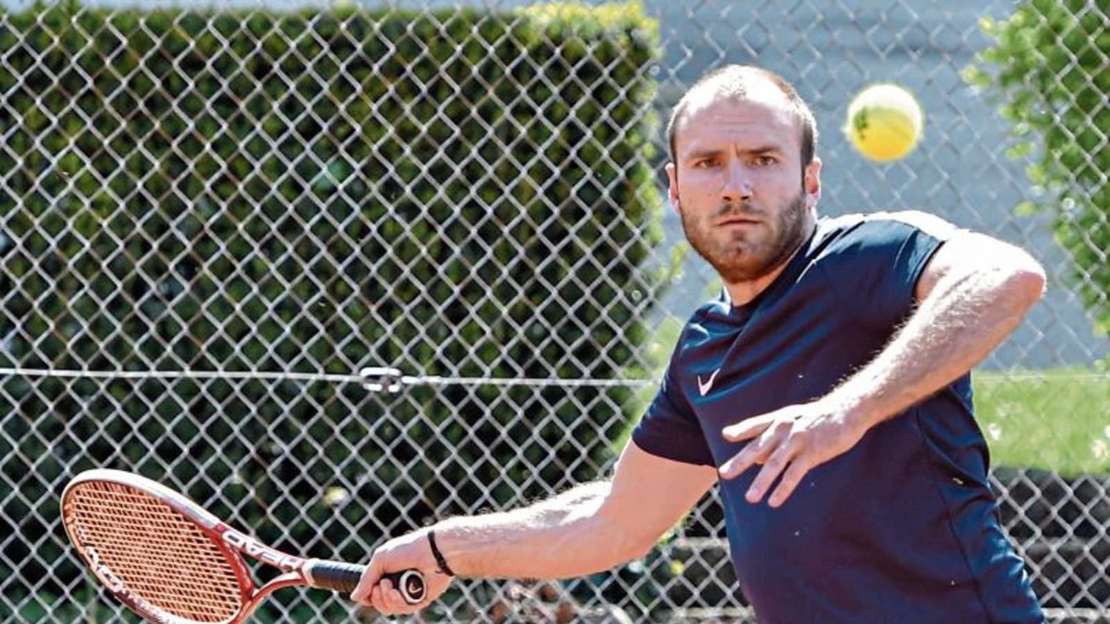 Nikolaos Gatsas vom TC Illingen hat den TC Illingen in der Kreisstaffel 1 Gruppe 19 zu einem souveränen 5:1-Sieg gegen den TC Mühlacker geführt. Foto: Leitner