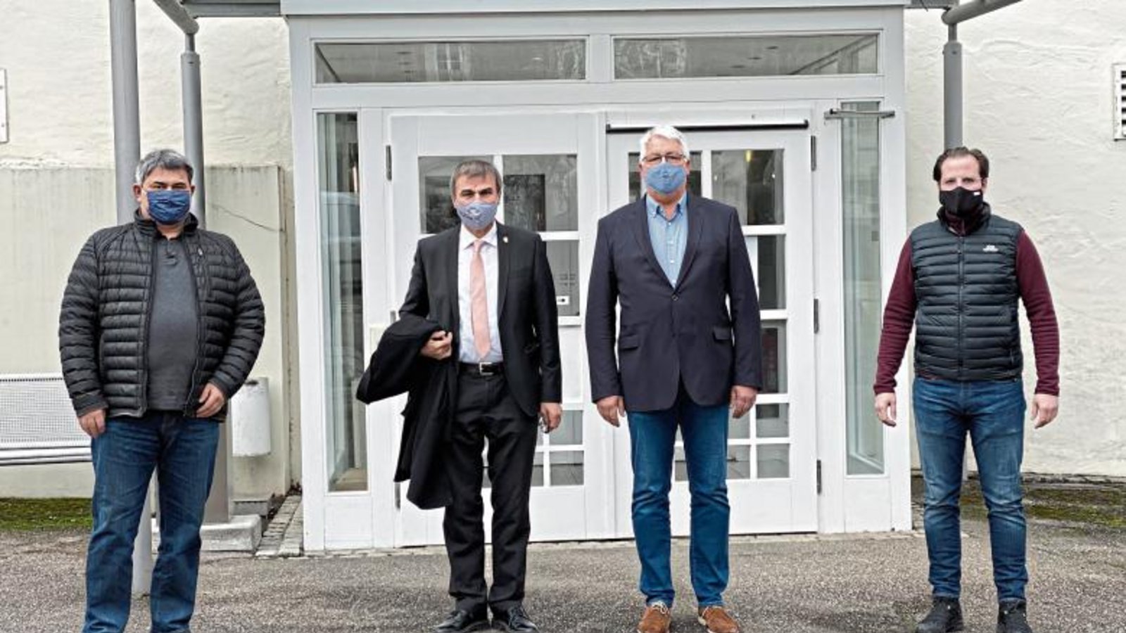 Bernd Hasenmaier, Konrad Epple, Peter Schäfer und Andreas Hildenbrand (von links) sprachen über Themen der Eberdinger Lokalpolitik. Foto: p Bernd Hasenmaier, Konrad Epple, Peter Schäfer und Andreas Hildenbrand (von links) sprachen über Themen der Eberdinger Lokalpolitik. Foto: p