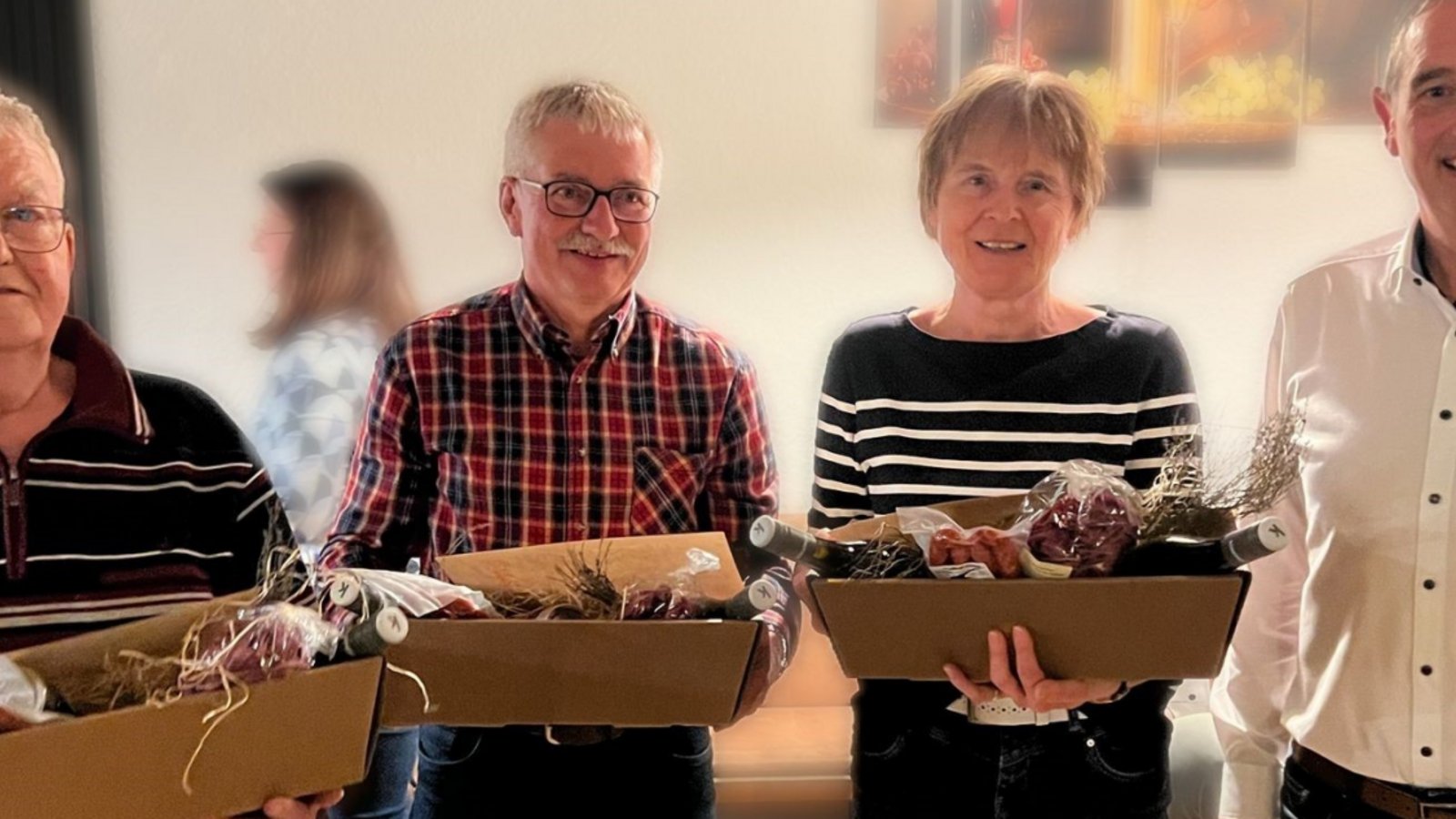 Seit 60 Jahren dabei (von links): Karl Heinz Bräuninger, Wolf Schmid und Christhild Fleisch. Die Treue zum Verein freut auch den ersten Vorsitzender Michael Schöck. Foto: p Seit 60 Jahren dabei (von links): Karl Heinz Bräuninger, Wolf Schmid und Christhild Fleisch. Die Treue zum Verein freut auch den ersten Vorsitzender Michael Schöck. Foto: p