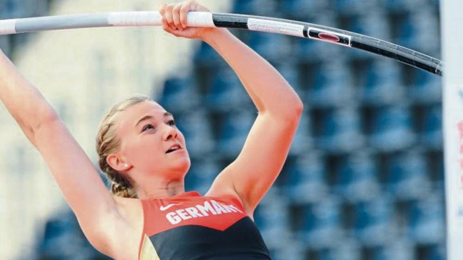 Tamara Schaßberger hat auch bei den U-20-Weltmeisterschaften in Polen ihre gute Verfassung bestätigt. Die Stabhochspringerin sprang erneut über 4,05 Meter. Foto: Hensel Tamara Schaßberger hat auch bei den U-20-Weltmeisterschaften in Polen ihre gute Verfassung bestätigt. Die Stabhochspringerin sprang erneut über 4,05 Meter. Foto: Hensel