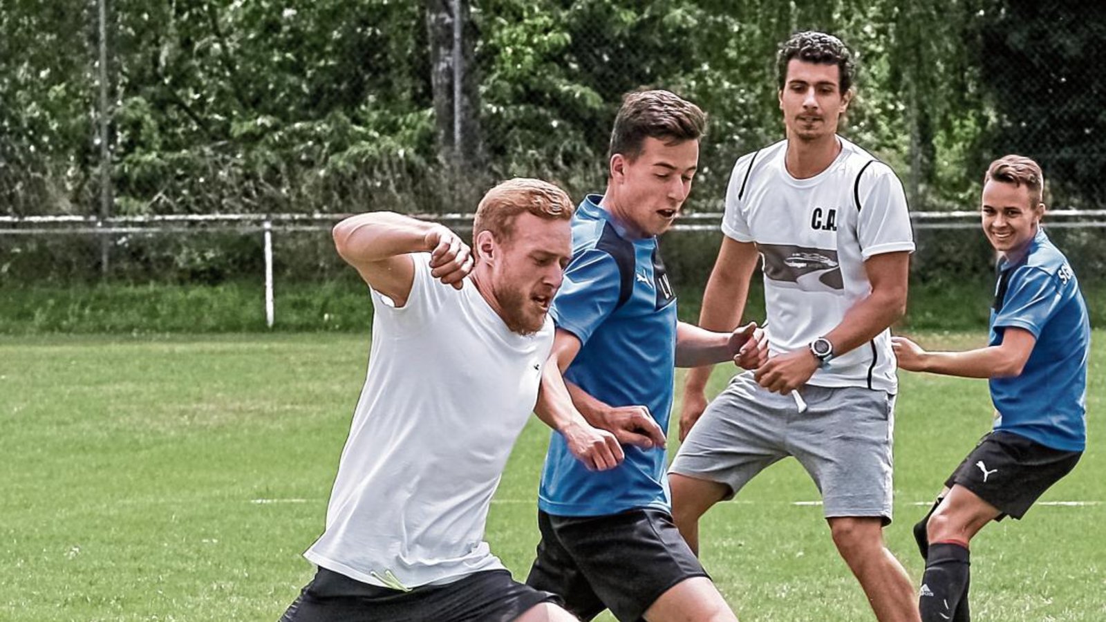 Die Kegelfreunde Bontrup (weiße Trikots, im Spiel gegen Bellacio) haben den Ori-Athlon gewonnen. Foto: Simecek