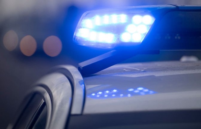 Die Polizei geht davon aus, dass der Mann zu schnell unterwegs war (Symbolbild).<span class='image-autor'>Marijan Murat/dpa</span>