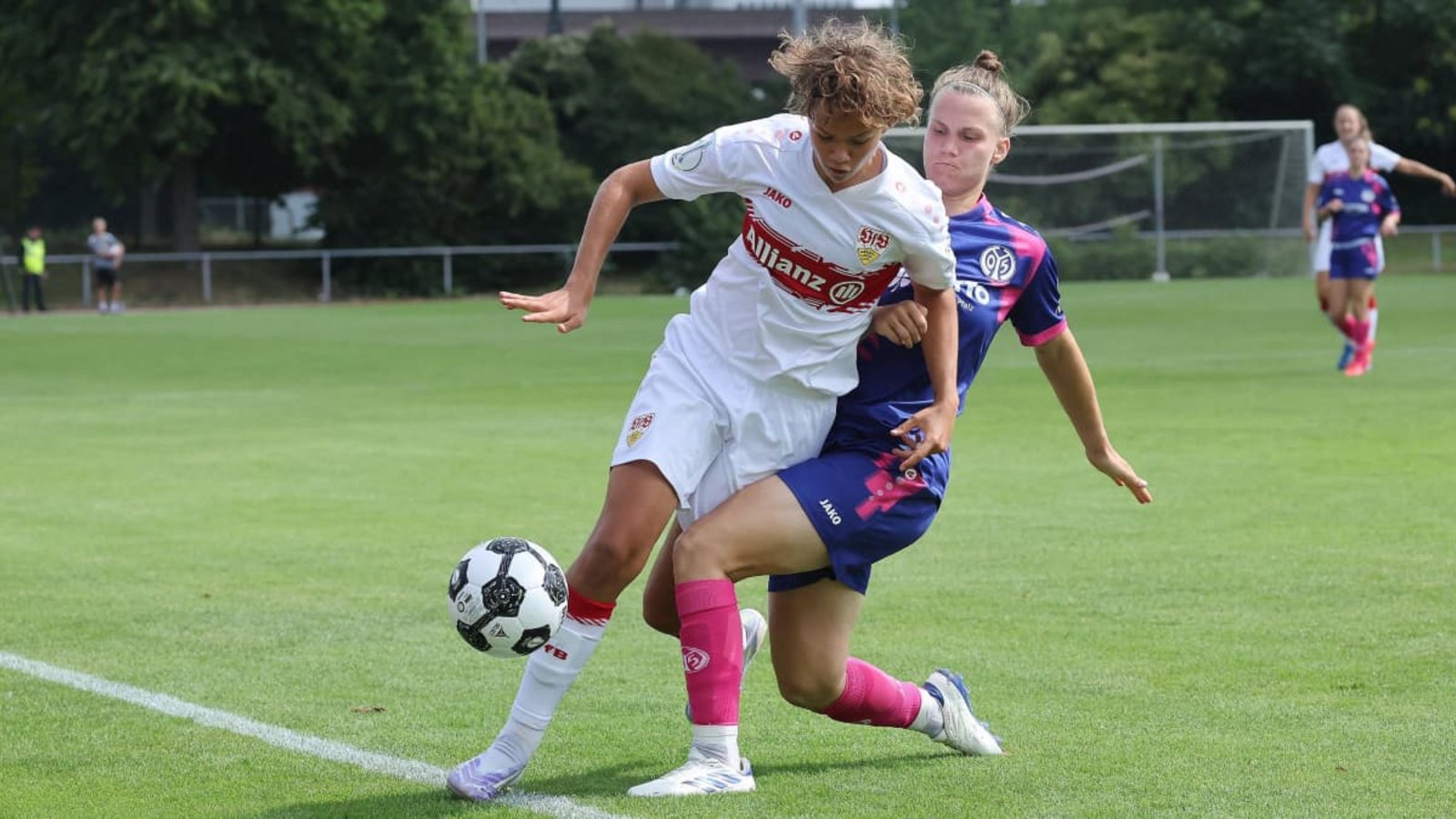 Rosa Rückert vom VfB Stuttgart kann auf dem Spielfeld besondere Momente kreieren. Zuletzt musste sie aber lange pausieren.Baumann/Hansjürgen Britsch Rosa Rückert vom VfB Stuttgart kann auf dem Spielfeld besondere Momente kreieren. Zuletzt musste sie aber lange pausieren.Baumann/Hansjürgen Britsch