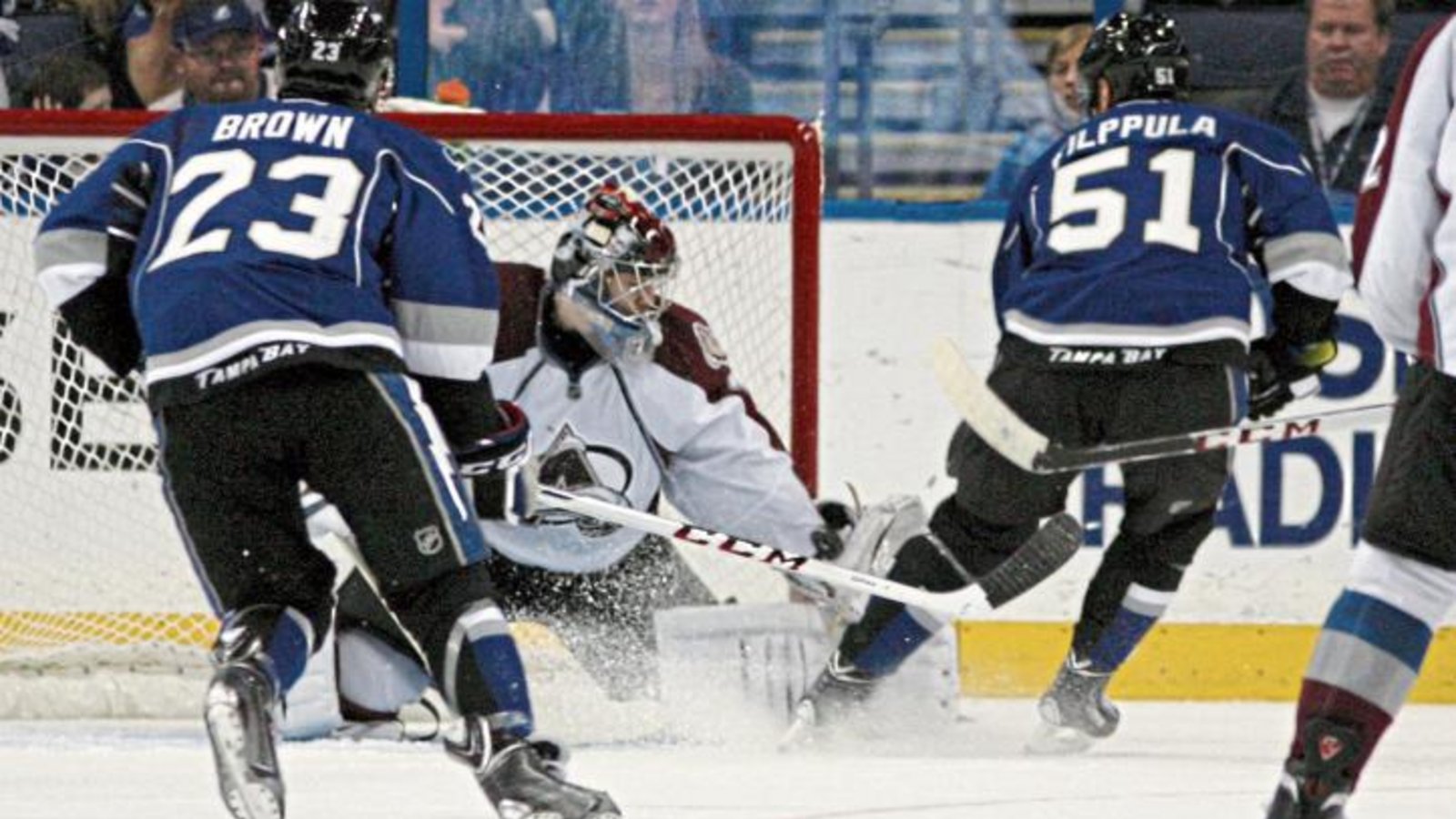 Zwei Mal lief Sami Aittokallio (Mitte) für die Colorado Avalanche in der nordamerikanischen Profiliga NHL auf, von der er im Draft 2010 in der vierten Runde gezogen worden war. Foto: ddp