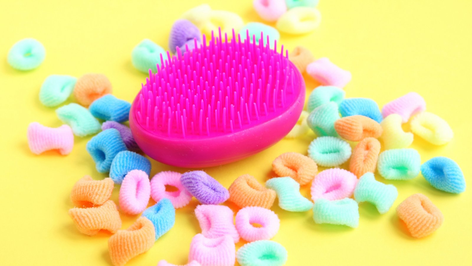 So wird der Tangle Teezer wieder sauber.Foto: Irina Papoyan / shutterstock.com So wird der Tangle Teezer wieder sauber.Foto: Irina Papoyan / shutterstock.com