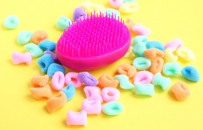 So wird der Tangle Teezer wieder sauber.<span class='image-autor'>Foto: Irina Papoyan / shutterstock.com</span>