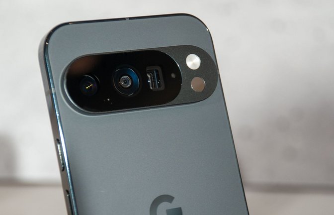 Google gehört zu den sogenannten Gatekeepern ("Torwächtern"), die wegen ihrer dominanten Stellung besonderen EU-Wettbewerbsregeln unterliegen. (Symbolbild)<span class='image-autor'>Foto: Andrej Sokolow/dpa</span>