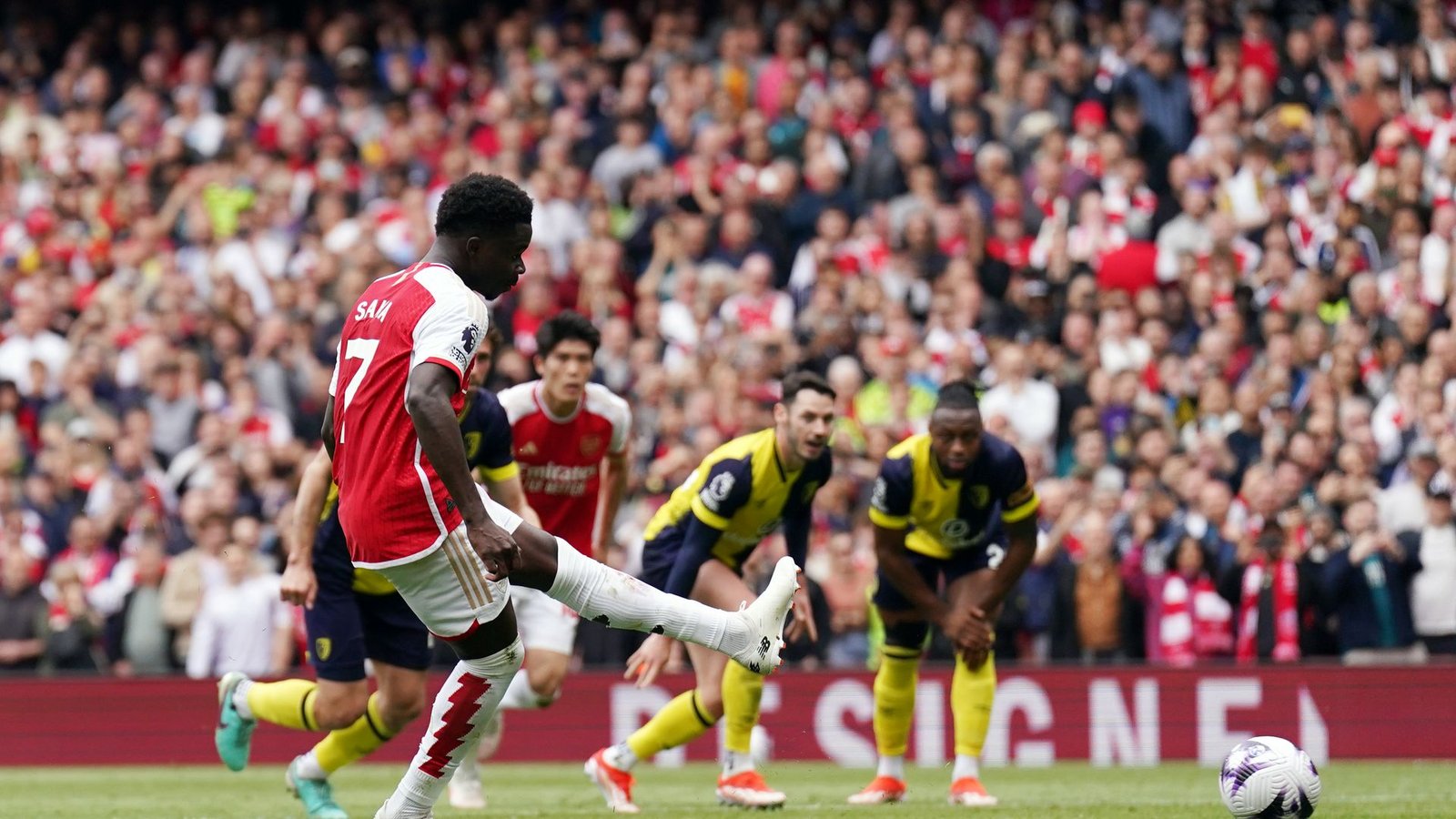 Brachte Arsenal gegen Bournemouth per Elfmeter in Führung: Bukayo Saka.Foto: Adam Davy/PA Wire/dpa