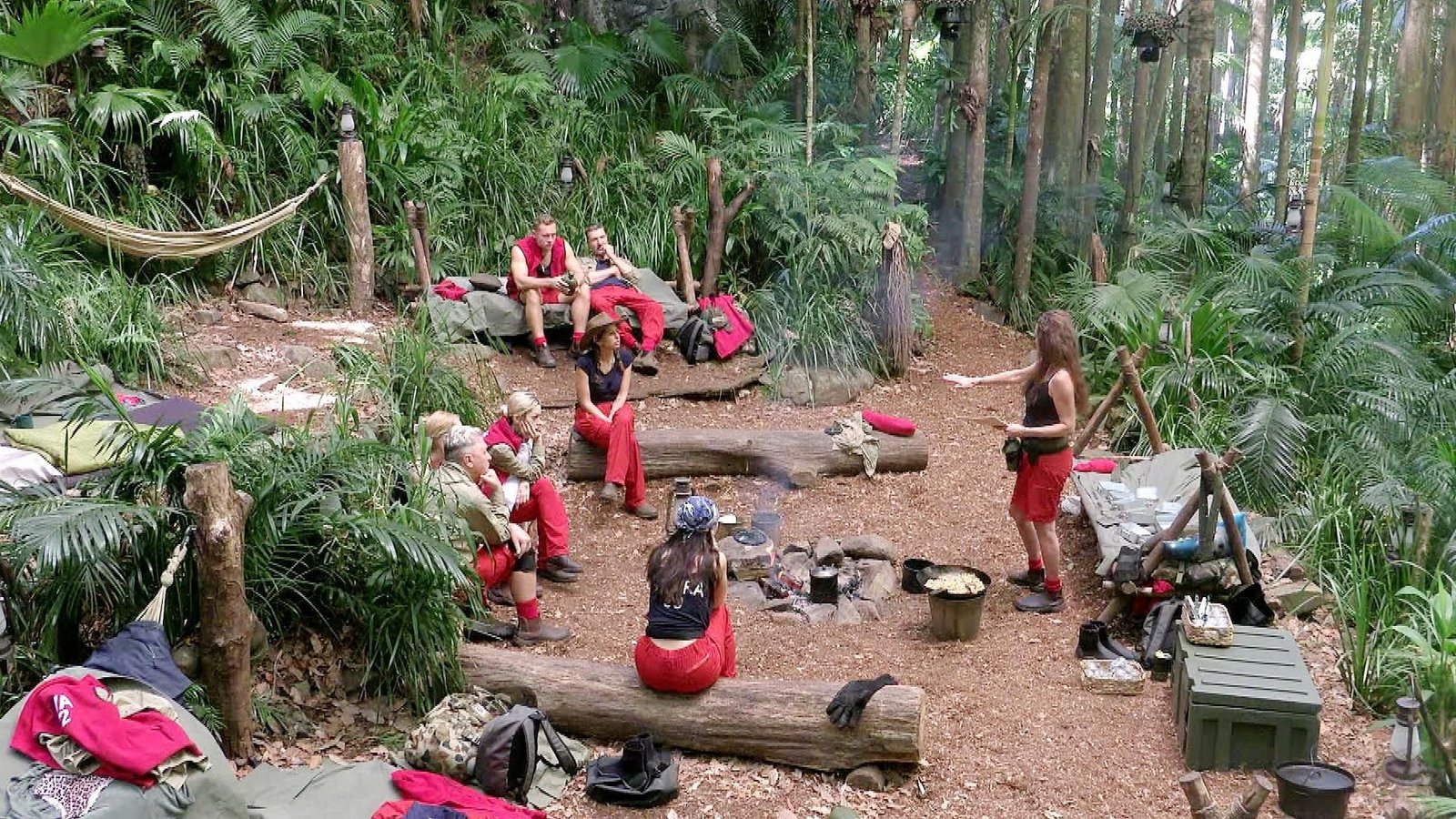 Die Promis kämpfen im „Dschungelcamp“ von RTL um 100.000 Euro. Doch nach und nach scheiden sie aus.Foto: RTL Die Promis kämpfen im „Dschungelcamp“ von RTL um 100.000 Euro. Doch nach und nach scheiden sie aus.Foto: RTL