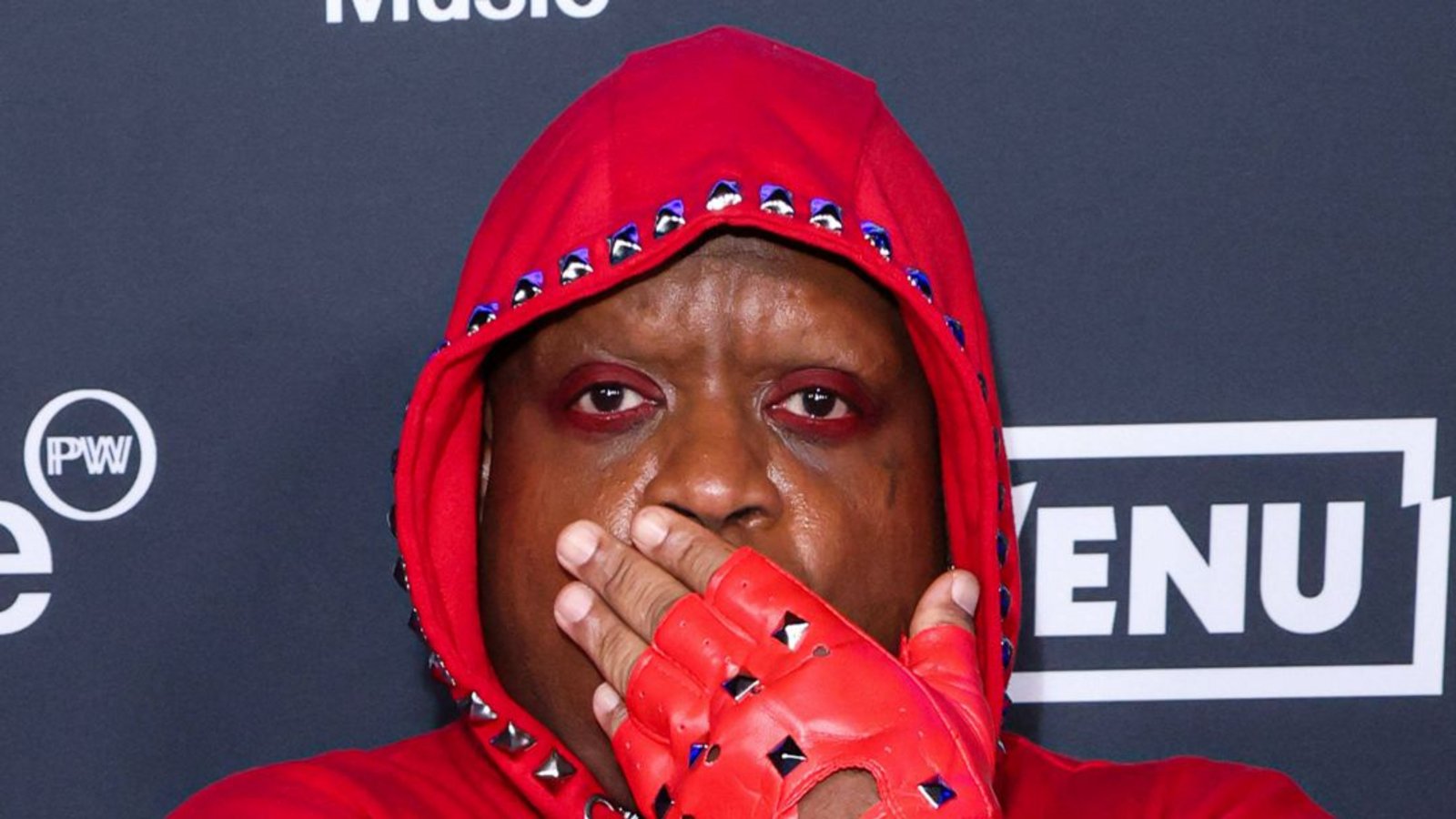 Sänger CeeLo Green zeigt sich bei den Grammys als CeeLo Red.Foto: IMAGO/Avalon.red Sänger CeeLo Green zeigt sich bei den Grammys als CeeLo Red.Foto: IMAGO/Avalon.red