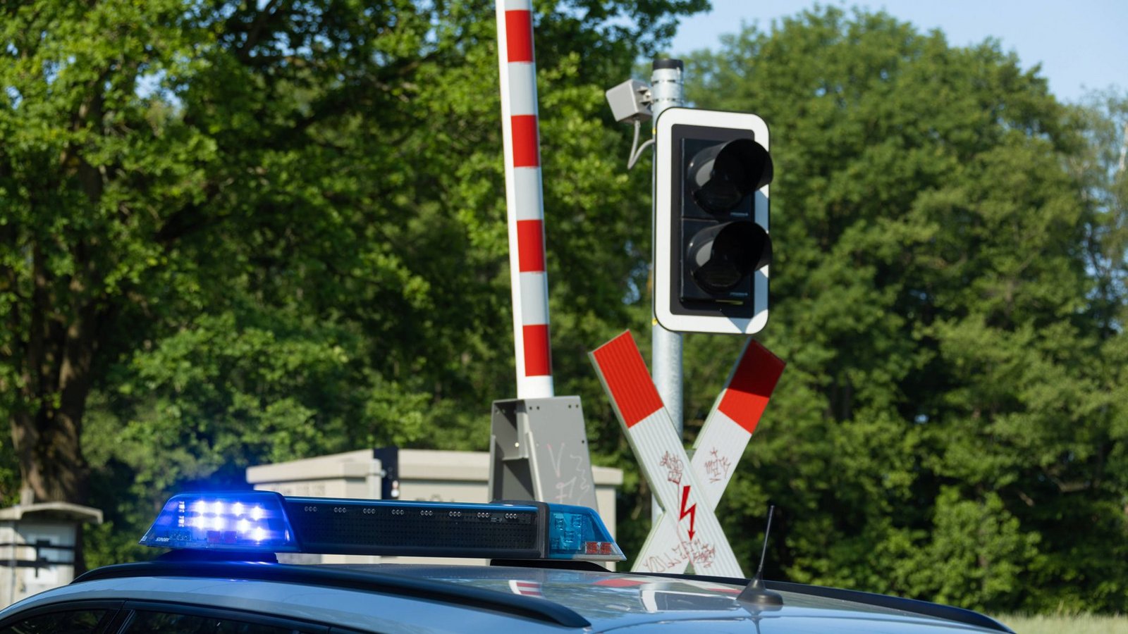 Von einer Zugtoilette aus soll das mutmaßliche Opfer die Polizei alarmiert haben – doch der Tatverdächtige konnte flüchten (Symbolbild).Foto: Imago//Fotostand / Gelhot Von einer Zugtoilette aus soll das mutmaßliche Opfer die Polizei alarmiert haben – doch der Tatverdächtige konnte flüchten (Symbolbild).Foto: Imago//Fotostand / Gelhot