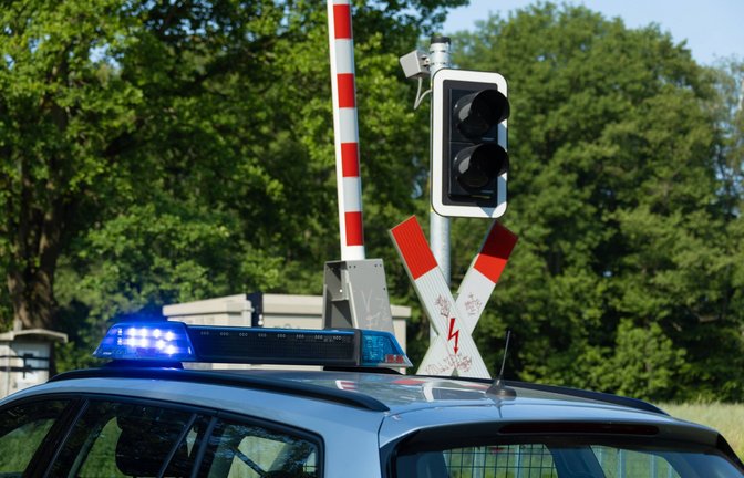 Von einer Zugtoilette aus soll das  mutmaßliche Opfer die Polizei  alarmiert haben – doch der Tatverdächtige konnte flüchten (Symbolbild).<span class='image-autor'>Foto: Imago//Fotostand / Gelhot</span>