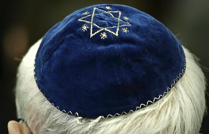 Kippas sind so individuelle wie die Menschen, die sie tragen.<span class='image-autor'>Foto: dpa/Fredrik Von Erichsen</span>