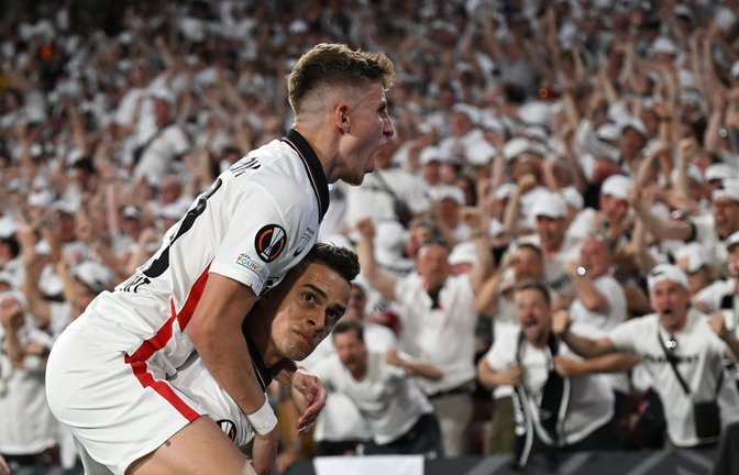 Eintracht Frankfurt profitierte von der Symbiose zwischen  Fans und Mannschaft.<span class='image-autor'>Foto: dpa/Arne Dedert</span>