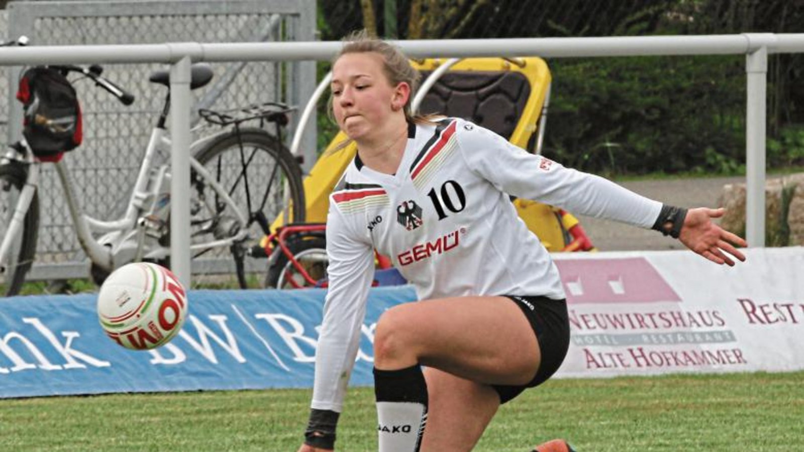 Merle Bremer wird für ihren ruhigen Arm von Bundestrainerin Silke Eber geschätzt. Foto: Nachreiner Merle Bremer wird für ihren ruhigen Arm von Bundestrainerin Silke Eber geschätzt. Foto: Nachreiner