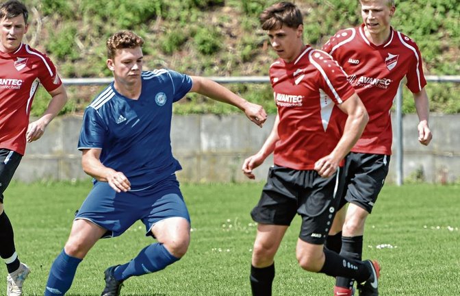 Nick Heckele (links) war mit 30 Toren in der Kreisliga B 8 der entscheidende Mann in der Offensive des SV Illingen II.  Foto: Leitner