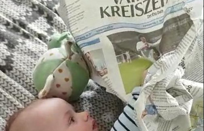 „Unser vier Monate alter Enkel zieht mit seinen Eltern im Sommer wieder nach Vaihingen. Intensiv beschäftigt er sich bereits jetzt schon mit der VKZ“, schreibt uns die stolze Großmutter Annette Herkommer zu ihrem Foto von Enkel Maro.