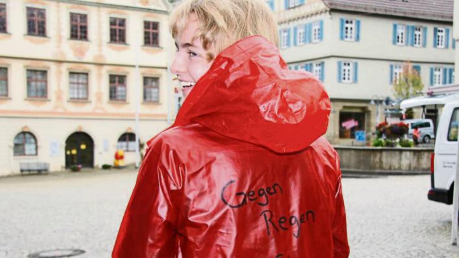 Fanny Burkhardt ist gewappnet: „Gegen Regen, für Sturm und Drang!“ Foto: Rücker