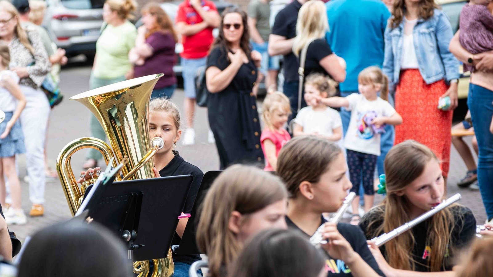 Freie Musiker und Musikerinnen tragen auch mit ihrer pädagogischen Arbeit in Musikschulen zur kulturellen Bildung und Vielfalt im Land bei.Foto: IMAGO/Funke Foto Services Freie Musiker und Musikerinnen tragen auch mit ihrer pädagogischen Arbeit in Musikschulen zur kulturellen Bildung und Vielfalt im Land bei.Foto: IMAGO/Funke Foto Services