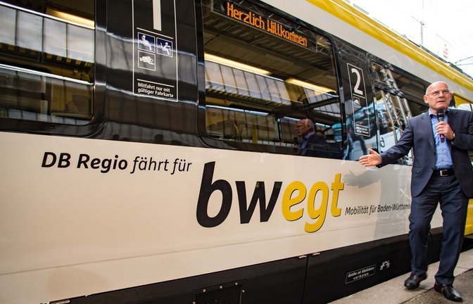 Landesverkehrsminister Winfried Hermann setzt auf die Schiene. Allerdings wird nun das Geld knapp.<span class='image-autor'>Foto: Lichtgut//Leif-Hendrik Piechowski</span>