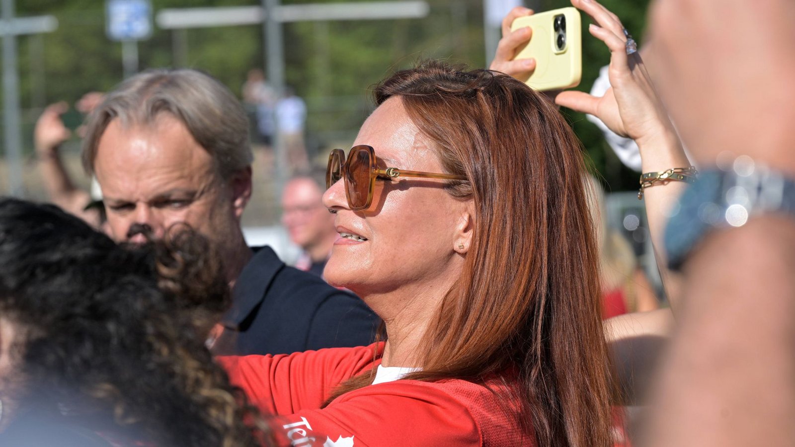 Nach dem Spiel bejubelt Andrea Berg die siegreiche SG Sonnenhof Großaspach.Foto: IMAGO/Eibner Nach dem Spiel bejubelt Andrea Berg die siegreiche SG Sonnenhof Großaspach.Foto: IMAGO/Eibner