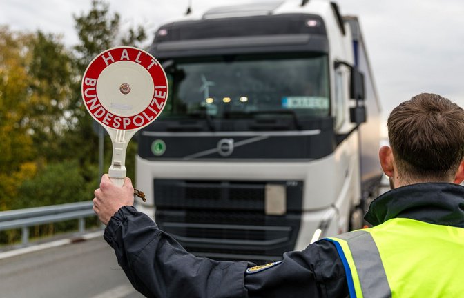 Bis Ende des Jahres gibt es noch Kontrollen an den Grenzen zu Polen, Tschechien und der Schweiz.<span class='image-autor'>Foto: dpa/Frank Hammerschmidt</span>
