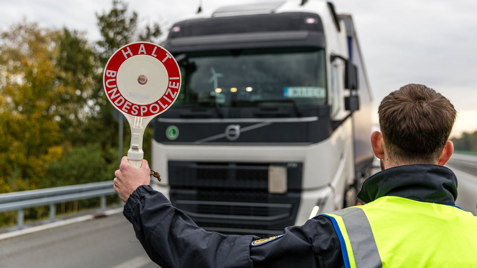 Bis Ende des Jahres gibt es noch Kontrollen an den Grenzen zu Polen, Tschechien und der Schweiz.Foto: dpa/Frank Hammerschmidt Bis Ende des Jahres gibt es noch Kontrollen an den Grenzen zu Polen, Tschechien und der Schweiz.Foto: dpa/Frank Hammerschmidt