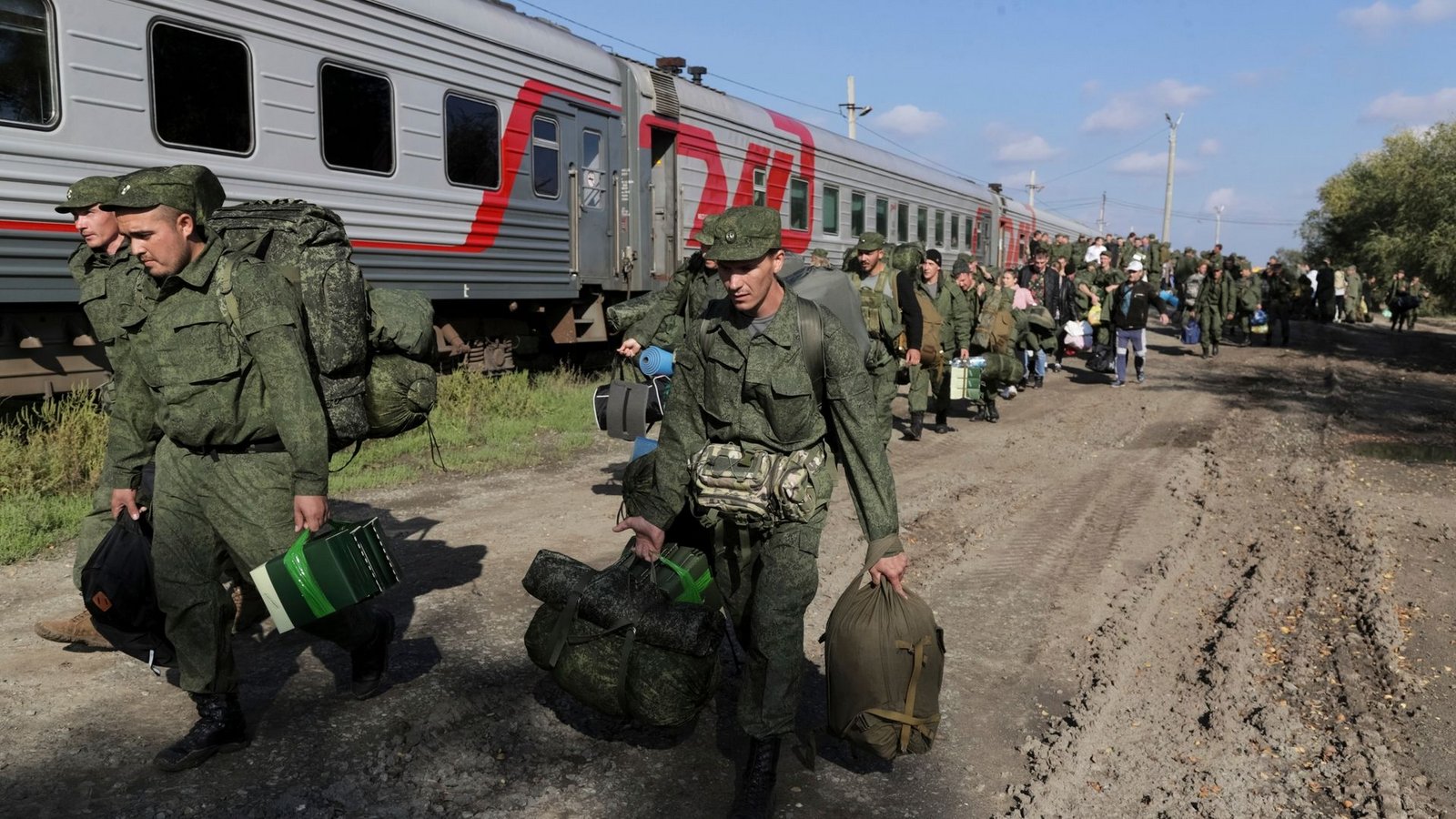 Russische Rekruten auf einem Bahnhof in Prudboi in der Region Wolgograd.Foto: AP/dpa