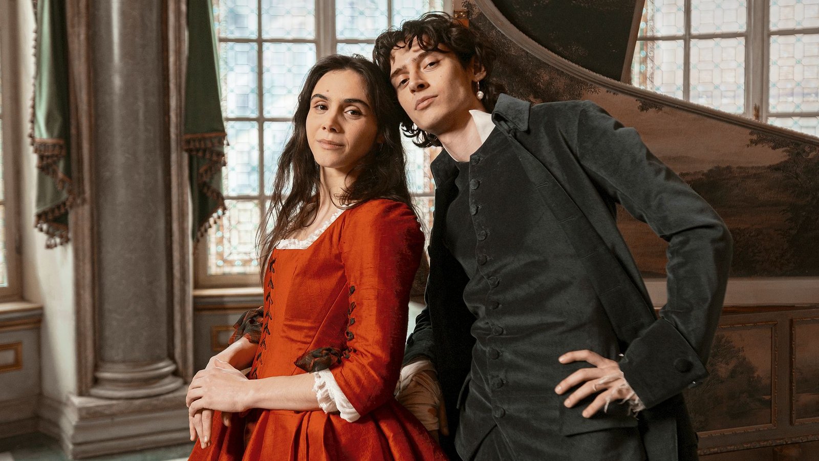 Havana Joy und Eren M. Güvercin spielen in der neuen ARD-Serie „Mozart/Mozart“ die Wunderkinder Maria Anna und Wolfgang Amadeus Mozart.Foto: Armands Virbulis/WDR Story House Havana Joy und Eren M. Güvercin spielen in der neuen ARD-Serie „Mozart/Mozart“ die Wunderkinder Maria Anna und Wolfgang Amadeus Mozart.Foto: Armands Virbulis/WDR Story House
