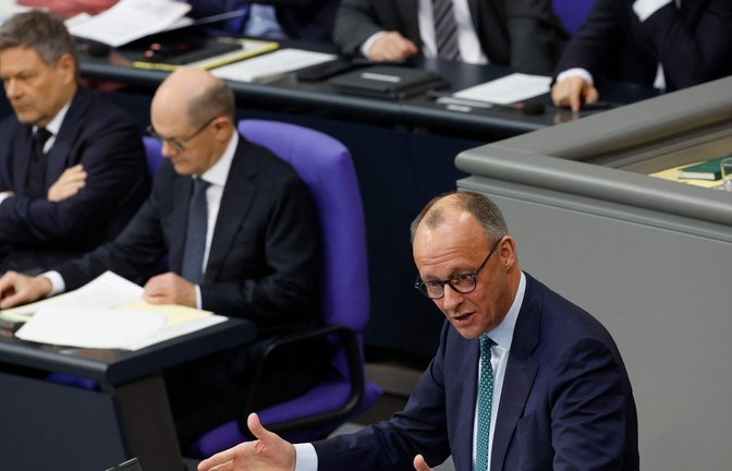 Kanzlerkandidaten Merz, Scholz und Habeck (v. re.): Noch Gegner, bald schon Koalitionspartner?<span class='image-autor'>Foto: AFP/ODD ANDERSEN</span>