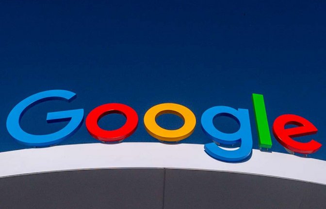 Die Google-Mutter Alphabet profitiert von einem starken Geschäft mit Online-Werbung.<span class='image-autor'>Foto: Andrej Sokolow/dpa</span>