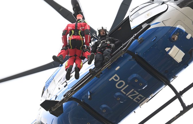 Rettung aus der Luft – im Falle einer Katastrophe kommt die Hilfe oft per Hubschrauber.<span class='image-autor'>Foto: dpa/Bernd Weißbrod</span>