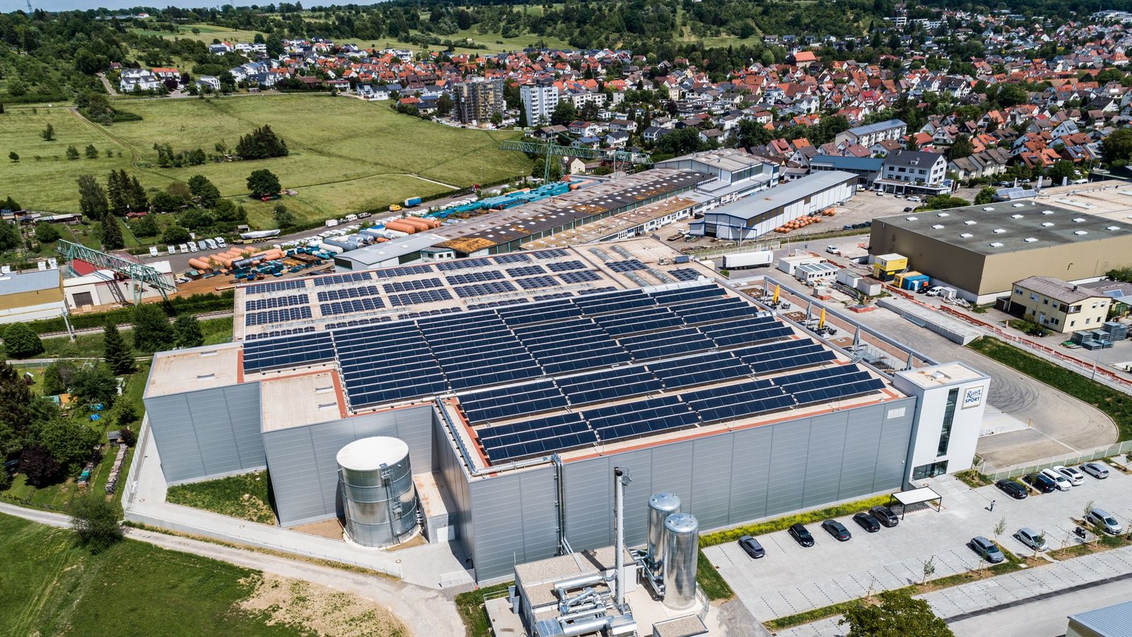 Die größte deutsche Solarthermieanlage auf einem Dach befindet sich in Dettenhausen (Kreis Tübingen).Foto: privat/Stadtwerke Tübingen Die größte deutsche Solarthermieanlage auf einem Dach befindet sich in Dettenhausen (Kreis Tübingen).Foto: privat/Stadtwerke Tübingen