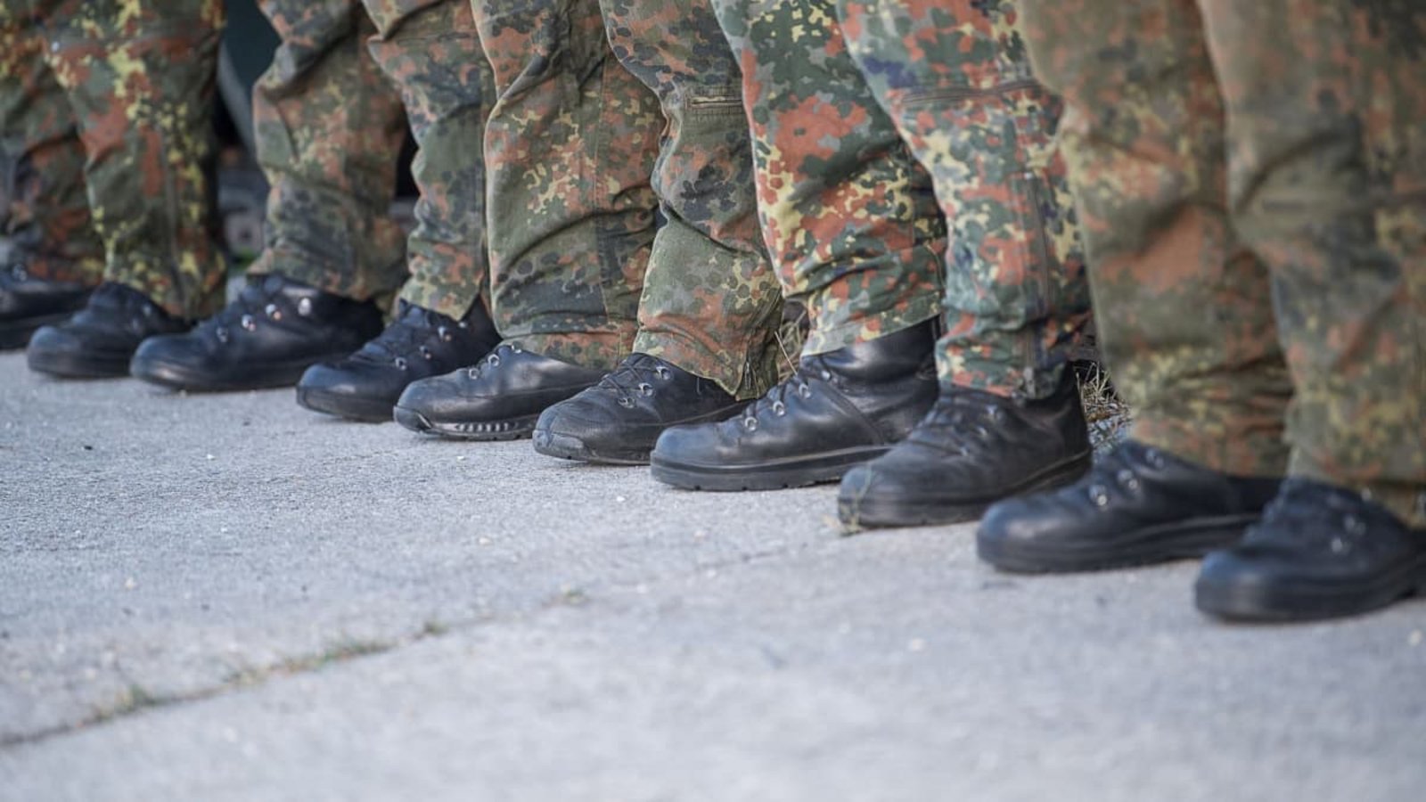 Soldaten der Bundeswehr in Stetten am kalten Markt, dem größten Standort in Süddeutschland. Die Ausbaupläne an anderen Standorten sind noch nicht in trockenen Tüchern.Sebastian Gollnow/dpa Soldaten der Bundeswehr in Stetten am kalten Markt, dem größten Standort in Süddeutschland. Die Ausbaupläne an anderen Standorten sind noch nicht in trockenen Tüchern.Sebastian Gollnow/dpa