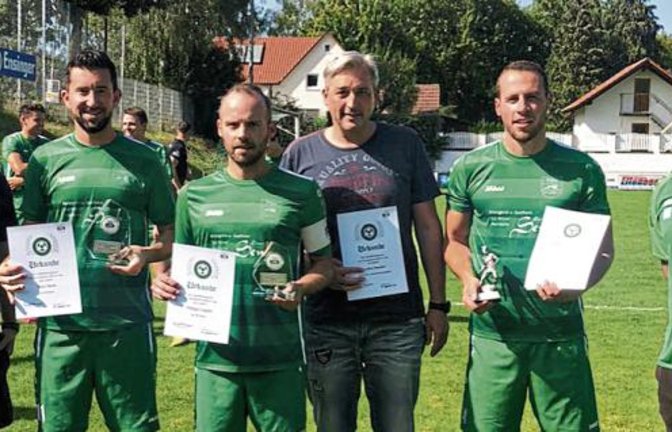Unermüdlich für den TSV Kleinglattbach im Einsatz: (von links) Abteilungsleiter Michael Duldner, Marc Hahn, Philipp Gutjahr, Kassier Steffen Drexler, Mathias Geiger und Betreuer Manuel Herrmanns  Foto: privat