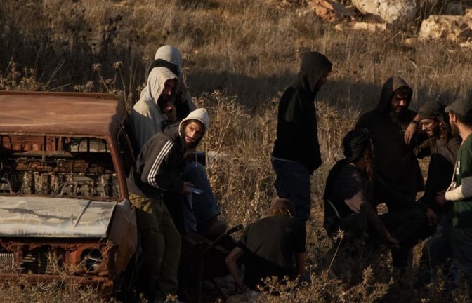 Extremistische israelische Siedler haben an mehreren Orten im Westjordanland Menschen bei der Olivenernte sowie eine US-amerikanische Fotojournalistin angegriffen.<span class='image-autor'>Leo Correa/AP/dpa</span>