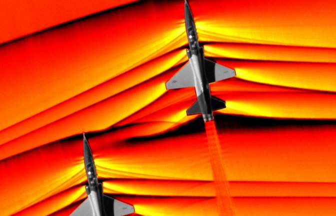 Nasa interaktion von Schockwellen zweier Überschallflugzeuge