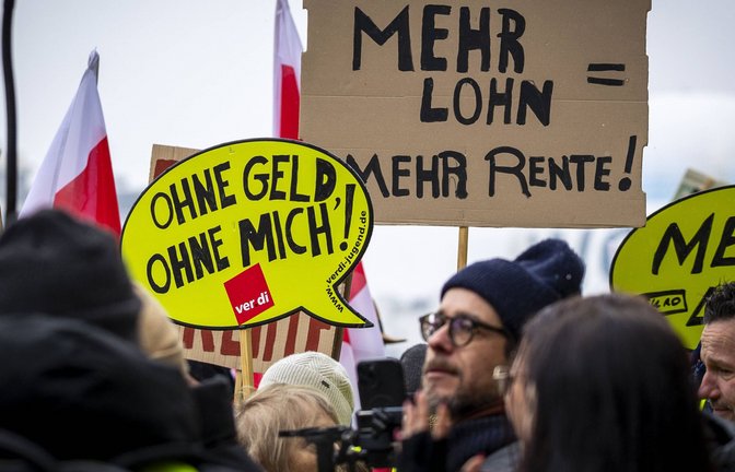Zunächst mal müsste es aus Sicht der Beschäftigten im öffentlichen Dienst heißen: Mehr Lohn bringt mehr Geld für den Urlaub.<span class='image-autor'>Foto: IMAGO/</span>