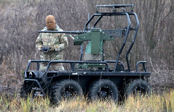 Die Zukunft ist bereits Gegenwart: Die ukrainische Armee ist aufgrund des Krieges gegen Russlands mit führend bei der Entwicklung und dem Einsatz von Kampf-Robotern.<span class='image-autor'>Foto: Imago/Ukrinform</span>