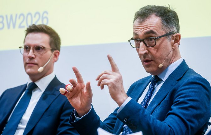 Bei Podiumsdiskussionen waren sich Manuel Hagel und Cem Özdemir in manchen Punkten einig – trägt das auch eine Koalition?<span class='image-autor'>Foto: Christoph Schmidt/dpa</span>