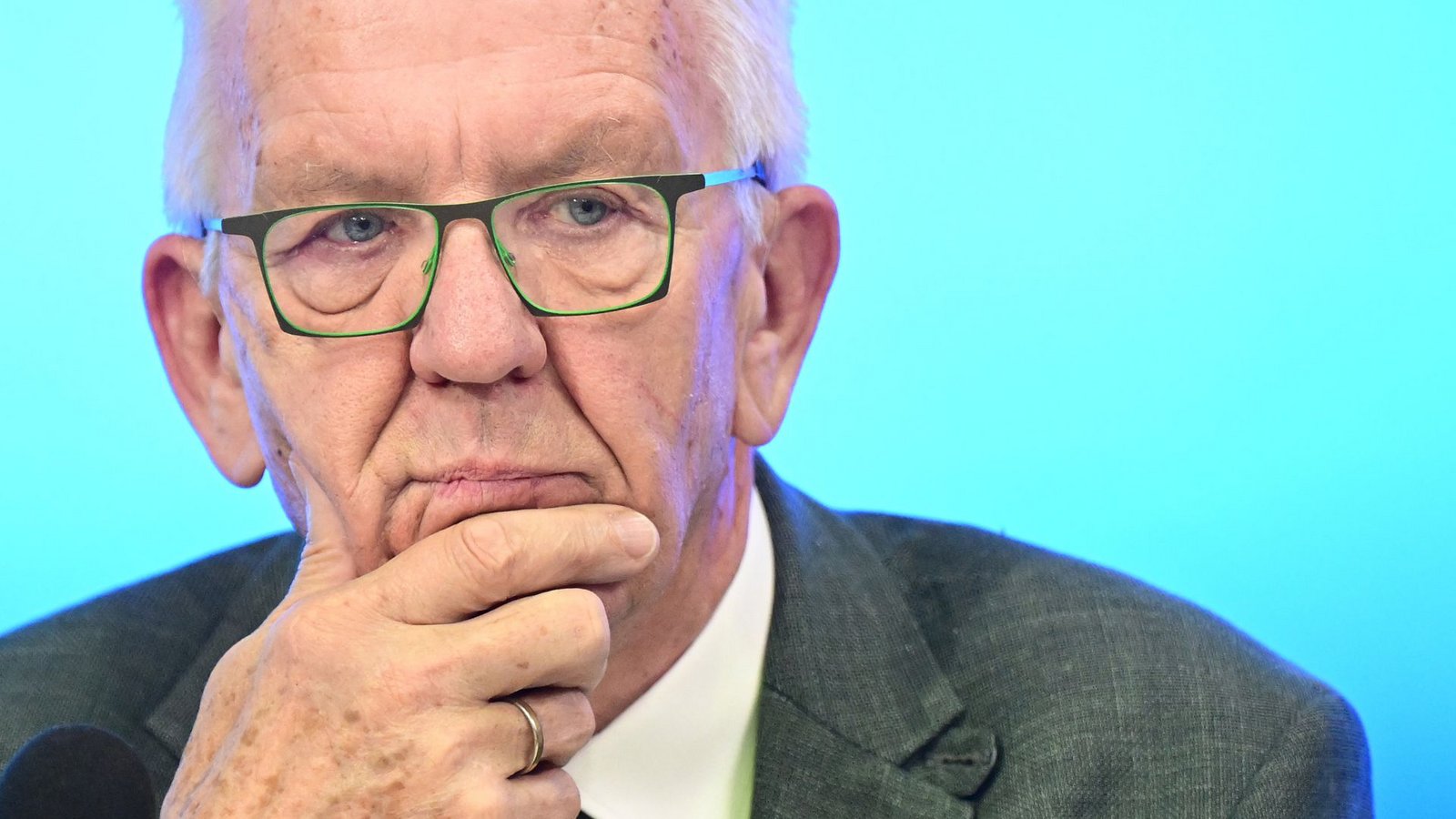 Ministerpräsident Winfried Kretschmann ist besorgt wegen der Kosten des neunjährigen Gymnasiums.Foto: dpa/Bernd Weißbrod