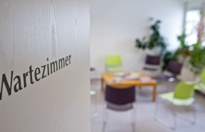 Gesetzlich oder privat? – beim Arztbesuch macht das oft einen Unterschied.<span class='image-autor'>Foto: picture alliance/dpa/Daniel Karmann</span>
