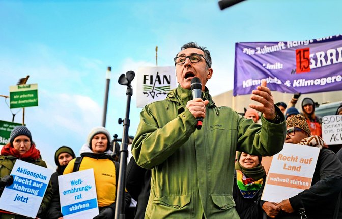 Das Bad in der Menge will sich Bundeslandwirtschaftsminister Cem Özdemir nicht nehmen lassen.<span class='image-autor'>Foto: IMAGO/Funke Foto Services/IMAGO/</span>