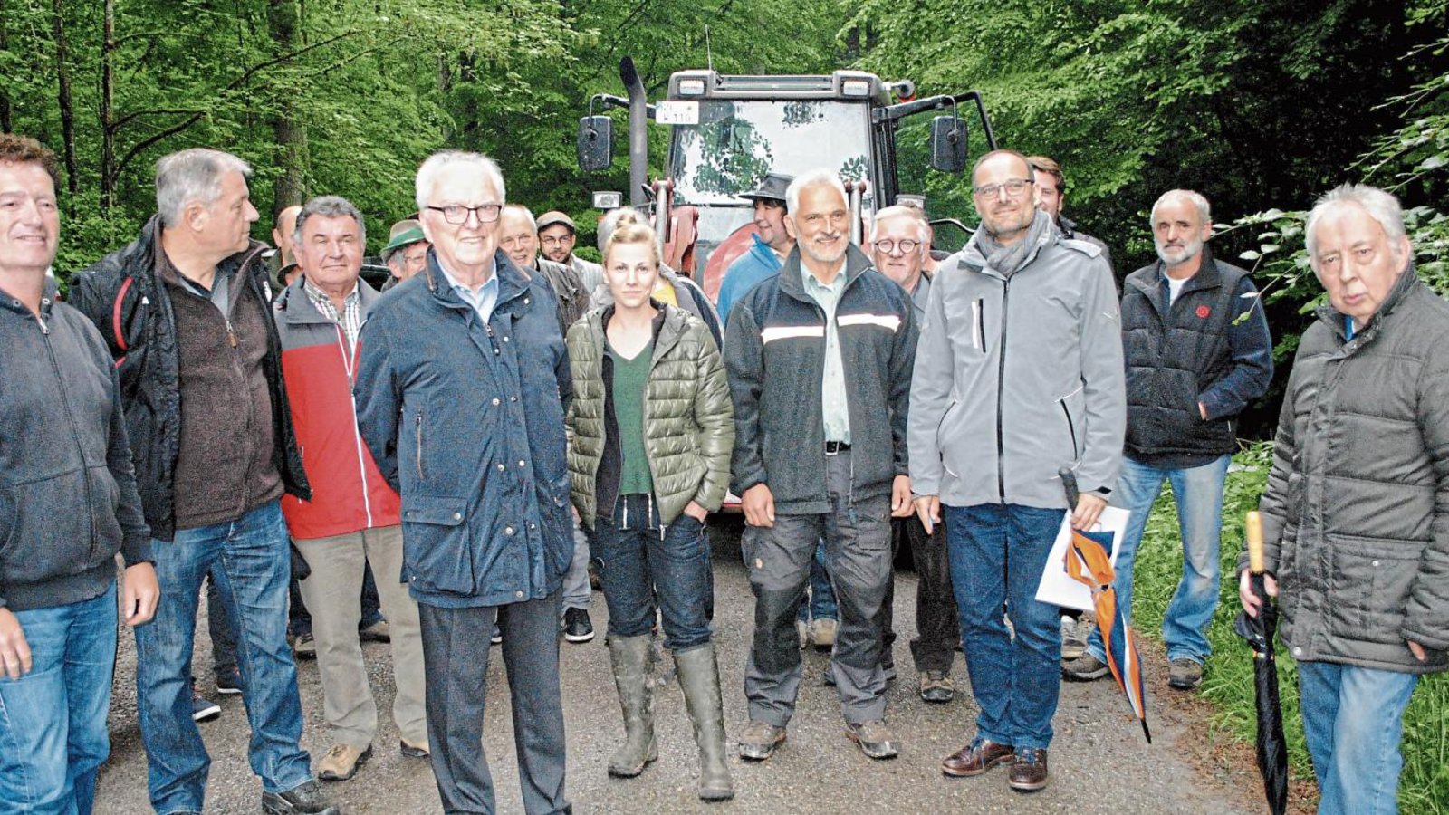 Vor allem Jagdthemen standen beim Besuch der Gemeinderatsmitglieder im Illinger Wald auf der Tagesordnung.  Foto: Stahlfeld