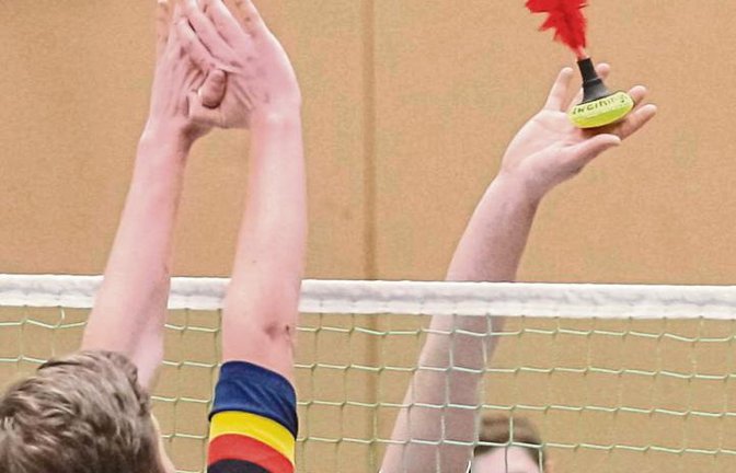 Die A-Juniorinnen des CVJM Enzweihingen (rechts Iris Barbunopulos) haben bei der deutschen Meisterschaft des Eichenkreuzverbands im Indiaca den Titel gewonnen. Foto: Archiv/Simecek