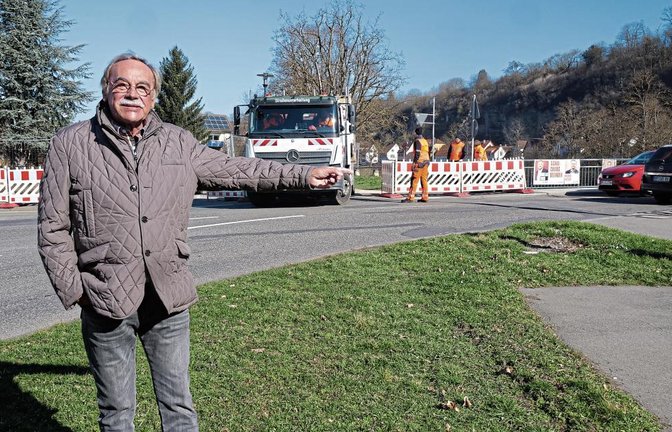 Mit der Einrichtung der Baustelle startet der Neubau der Herrenwaagbrücke, für Dürrmenz ein Grund zur Freude, findet Stadtrat Rolf Leo. Foto: sf