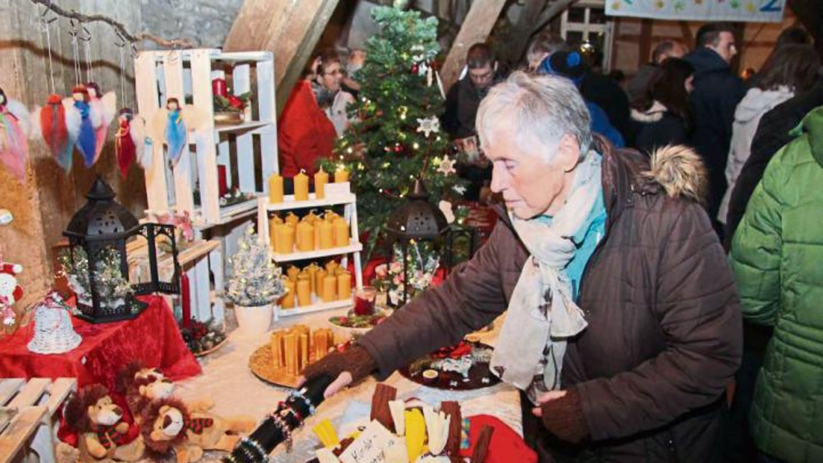 Das Angebot der Hobbykünstler war verlockend. Fotos: Gergen